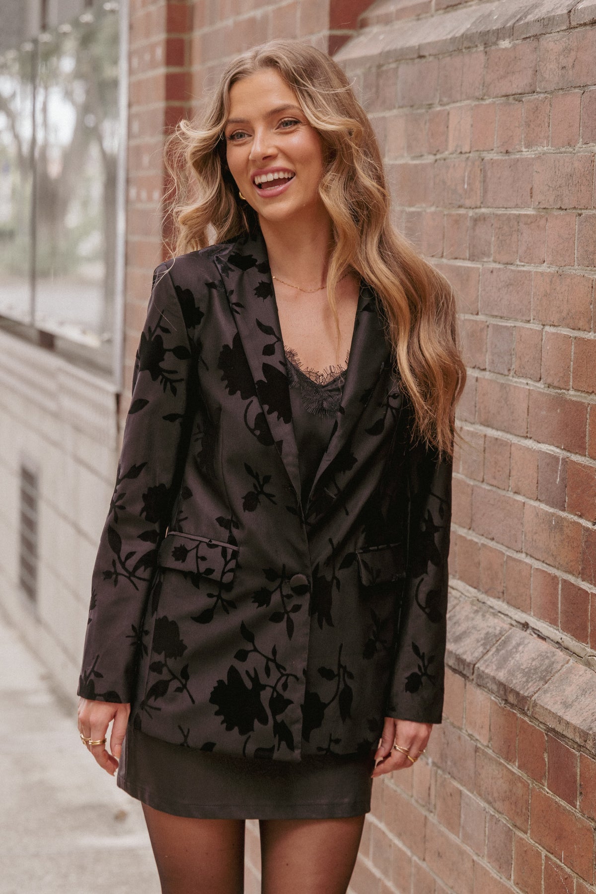 Ollie Burnout Blazer - Black Velvet
